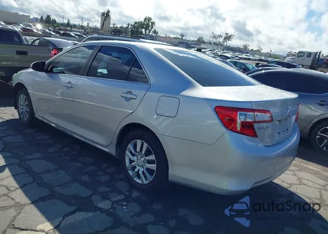 2014 Toyota Camry Le z USA, uszkodzony, nr VIN 4T1BF1FK6EU406107